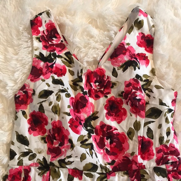 Windsor Floral Dress - Picture 3 of 7